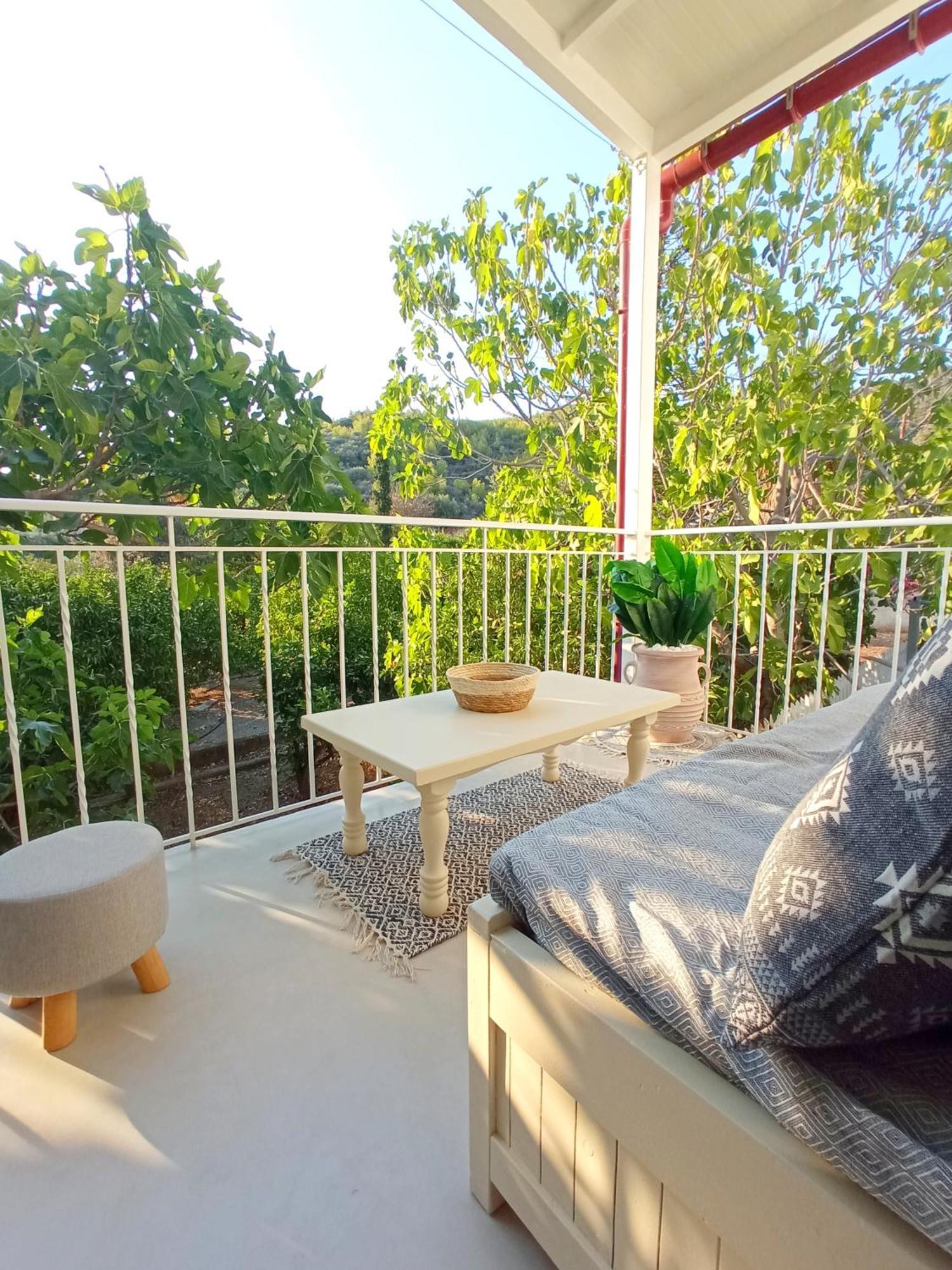 Summer Feel Suites Poros Town Eksteriør billede