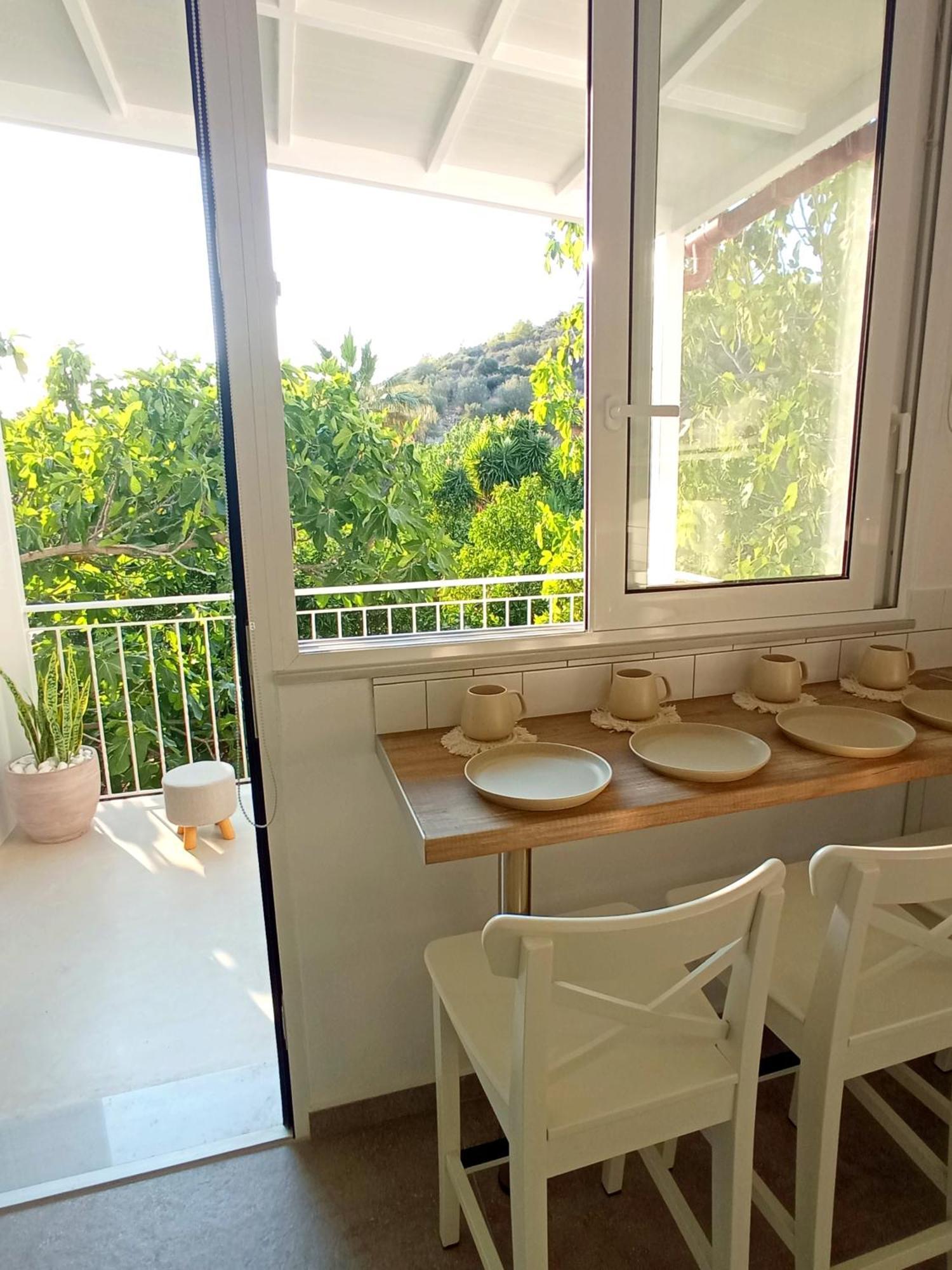 Summer Feel Suites Poros Town Eksteriør billede